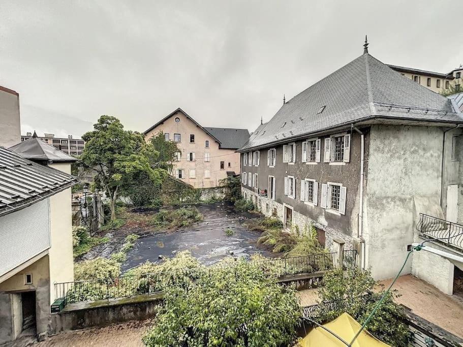Le Douillet : Duplex Elegant En Centre Albertville
